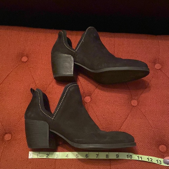 Crown Vintage Woody Black Leather Ankle Bootie - Picture 2 of 10